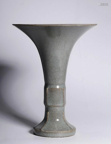 A CHINESE RU-TYPE VASE, SONG DYNASTY