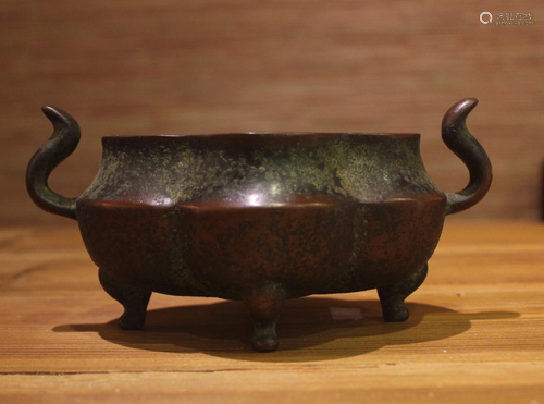 A CHINESE BEGONIA-SHAPED BRONZE CENSER WI…