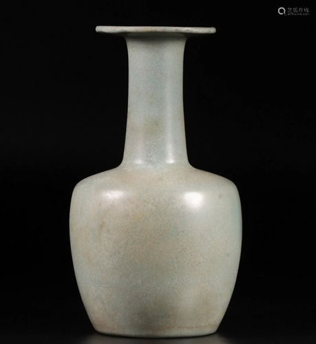 A CHINESE RU-TYPE DISH-MOUTH VASE, NORTHER…