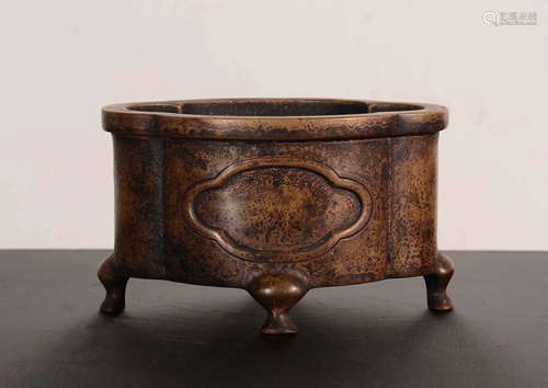 A CHINESE FLOWER-SHAPED CENSER WITH MARK…