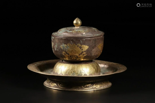 A CHINESE GILT-SILVER OIL LAMP, TANG DYNASTY