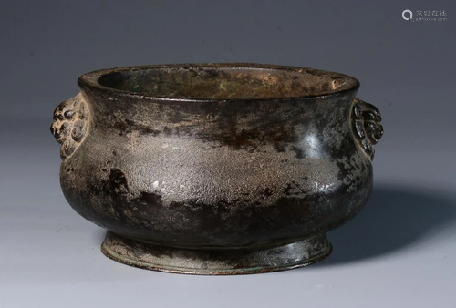 A CHINESE BRONZE CENSER WITH XUANDE MARK…