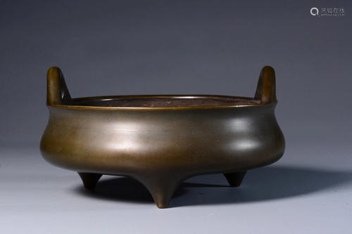 A CHINESE BRONZE CENSER WITH XUANDE MARK…