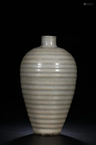 A CHINESE LONG QUAN CELONDON GLAZED …