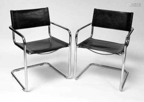 Paire de FAUTEUILS modernes modèle de Mies Van der…