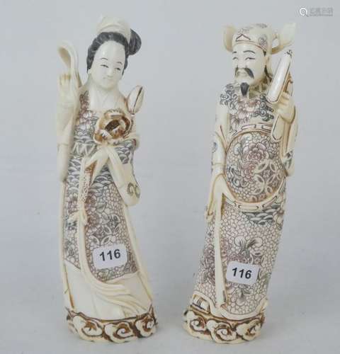 JAPON. DEUX okimonos sculptés, gravés et peints l’…