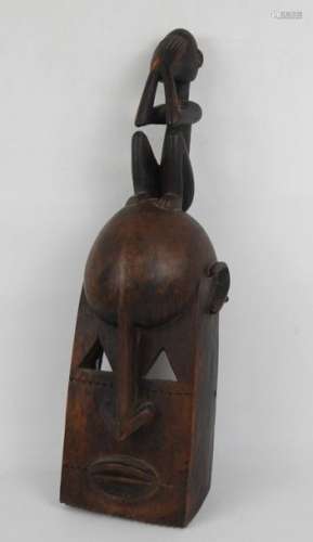 MASQUE DOGON du Mali en bois sculpté. Haut : 59 cm…
