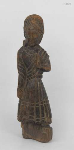 NEPAL: Statuette de boddhisattva en bois sculpté. …