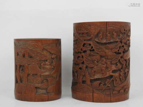 CHINE : Deux pots à pinceaux en bambou sculpté de …