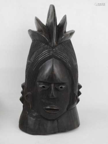 MASQUE HEAUME d'homme en bois sculpté. Afrique XX …