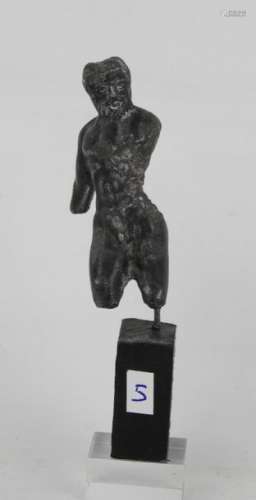 Une statuette en argent représentant HERCULE ; Hau…