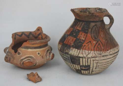 Deux vases précolombiens en céramique avec décor g…