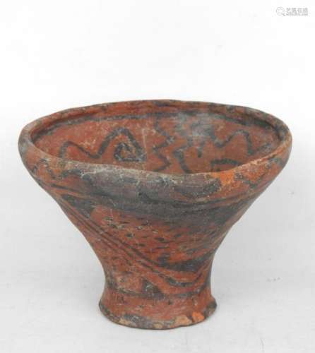 Vase précolombien en céramique rouge à décor géomé…