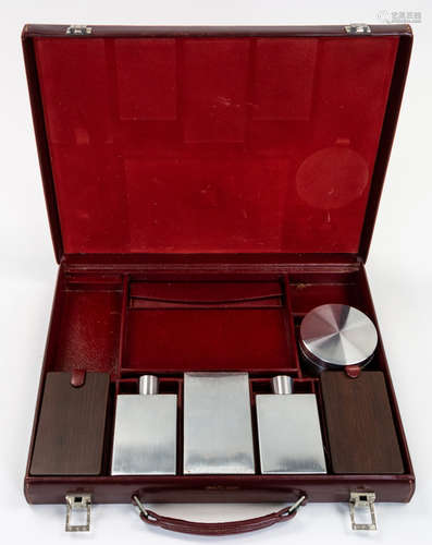 A HERMES MEN'S LEATHER DECO VANITY CASE, CIRCA 1930S