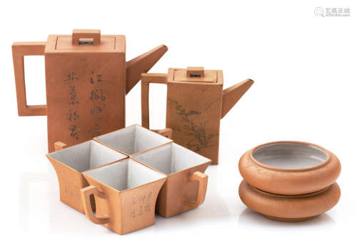 A CHINESE EIGHT-PIECE YIXING TERRACOTTA TEA SERVICE, 20TH CENTURY