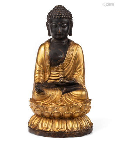 A CHINESE GILT BRONZE FIGURE OF A GUANYIN, QING DYNASTY, 18TH-19TH CENTURY