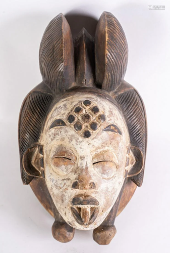 Arte africana An unusual okuy â€œwhite maskâ€,