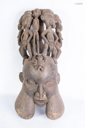 Arte africana Tukah mask, BamilekeCameroon.