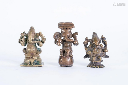 Arte Indiana A group of three small bronze devotional