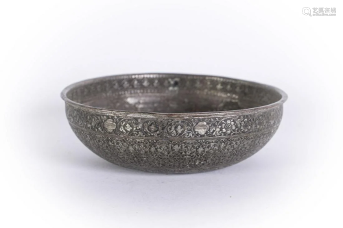 Arte Islamica A tinned metal Veneto Saracenic bowl