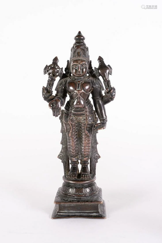 Arte Indiana A bronze figure of Vishnu Southern India,