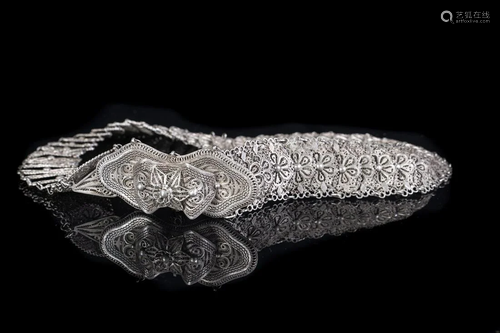 Arte Islamica An Ottoman silver filigree belt Ot…