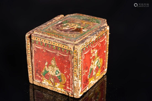 Arte Indiana A wooden lacquered gaming box with