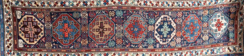 Arte Islamica A Karabakh rug decorated with…
