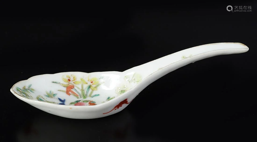 CHINESE QING FAMILLE VERTE SPOON