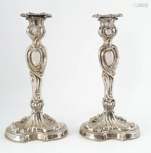 PAIR OF CRESTED SHEFFIELD PLATED CANDLESTI…