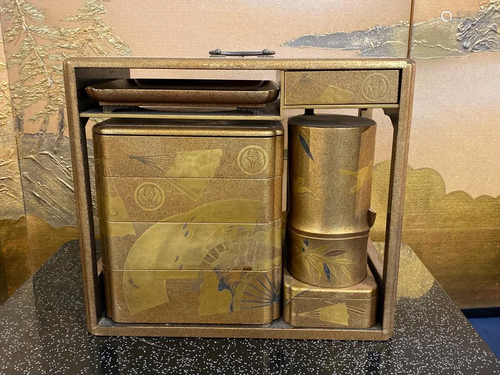 Stunning Japanese Gold Lacquer Picnic Set