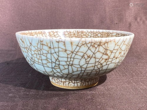 Chinese Ge Crackle Porcelain Bowl