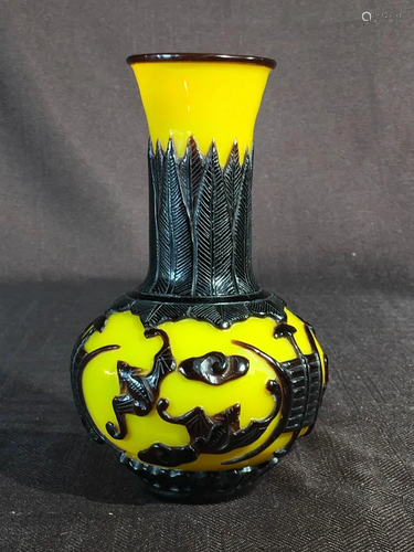 Chinese Peking Glass Vase - Bats