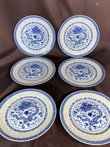 Chinese Blue White Porcelain Dragon Dish