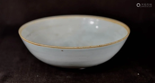 Chinese Qinbai Porcelain Bowl with Mold Desi…