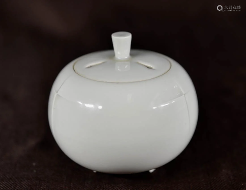 Japanese Nabeshima Studio Porcelain Censer