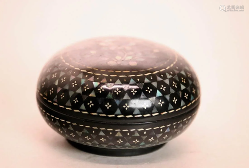 Chinese Lacquer Sea Paste Box with MOP