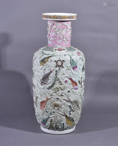 清 粉彩雕瓷魚樂圖棒槌瓶