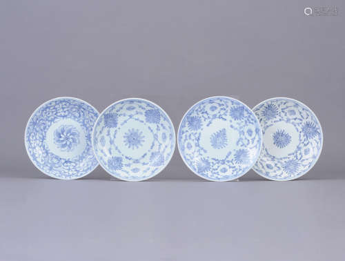 十八世紀 淡描青花纏枝紋盤 一組四件