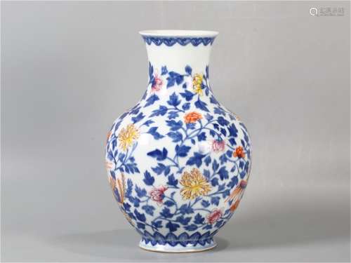 A Chinese Blue and White Famille-Rose Porcelain Vase