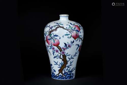 A Chinese Famille-Rose Porcelain Vase