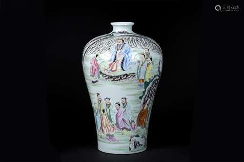 A Chinese Famille-Rose Porcelain Vase