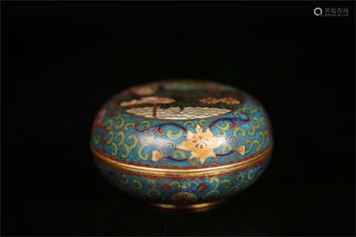 A Chinese Cloisonne Round Box with Cover