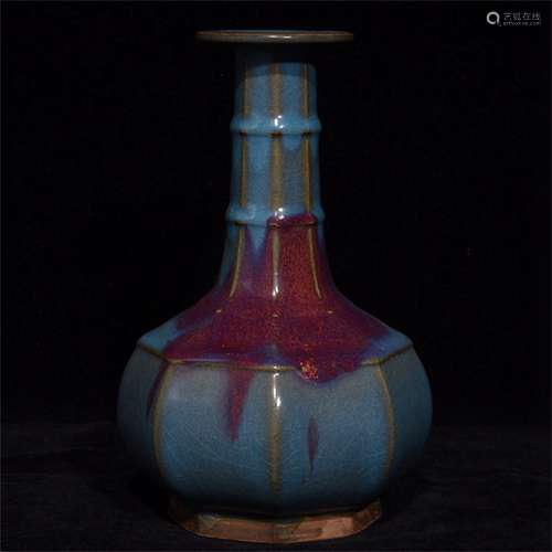 A Chinese Jun-Type Glazed Porcelain Vase