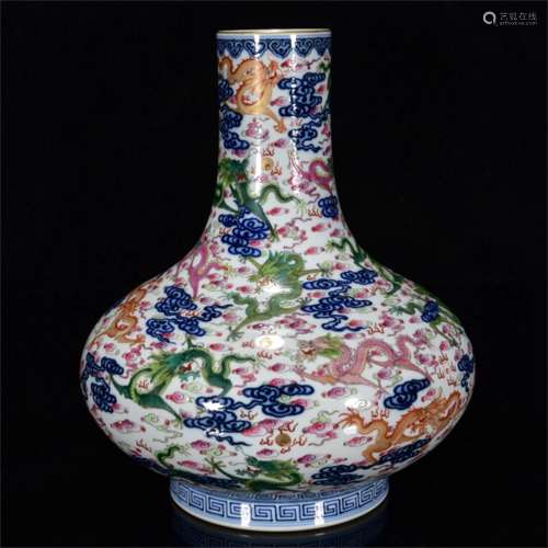 A Chinese Blue and White Wu-Cai Glazed Porcelain Vase