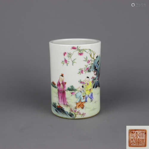 A Chinese Famille-Rose Porcelain Brush Pot