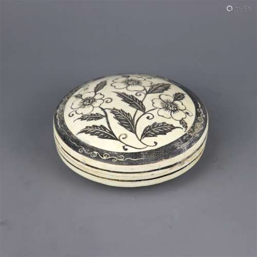 A Chinese Cizhou-Type Glazed Porcelain Ink Pad Box with Cover