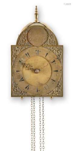 Lantern clock. Brown London. H. 36 cm. Wall clock. Brass dial with Ottoman numerals. Two hands. Brass gear train. Chime. Weight and chain. Rest. Erg. provenance: important southern German watch collection in longstanding private ownership. Acquired in Amsterdam in June 1968.