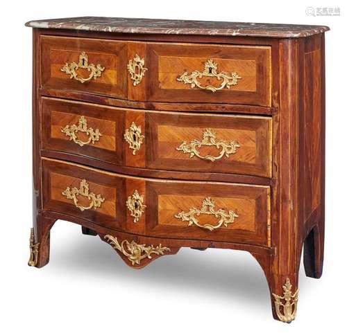 Fine Louis XV chest of drawers. France, circa 1750. 84x95x50 cm. Four drawers. Bronze fittings. Rest. Aged mahogany, rosewood and other red marble top. Provenance: From an important Hessian collection. Cf. P. Kjellberg, Le Mobilier Francais du XVIIIe Siecle, p. 295.