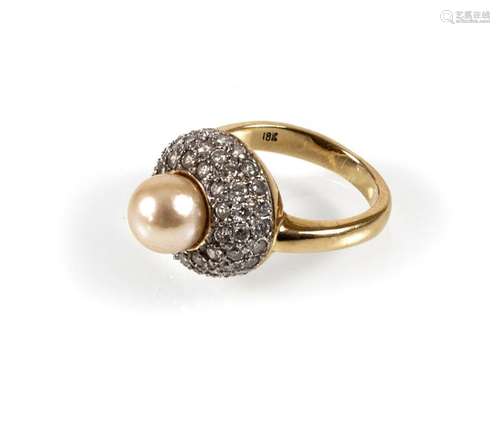 RING MIT ZUCHTPERLE UND DIA-. MANTEN (C.1,1CT.), 750 GG/WG.